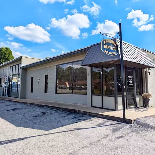 Building bolding family dentistry photo